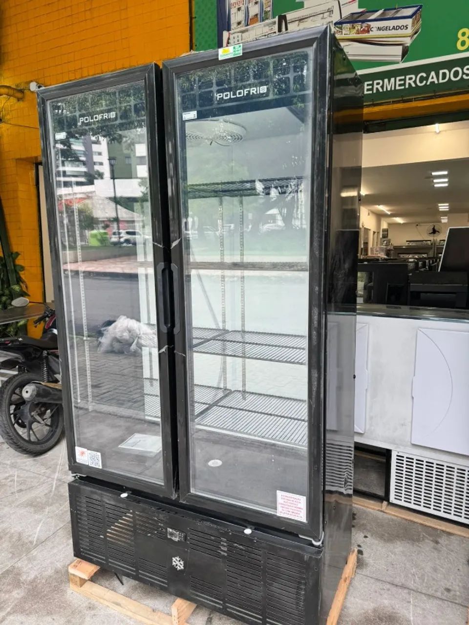 Cervejeira / auto serviço carnes embaladas - 2 portas - linha mondrian - marca polofrio 