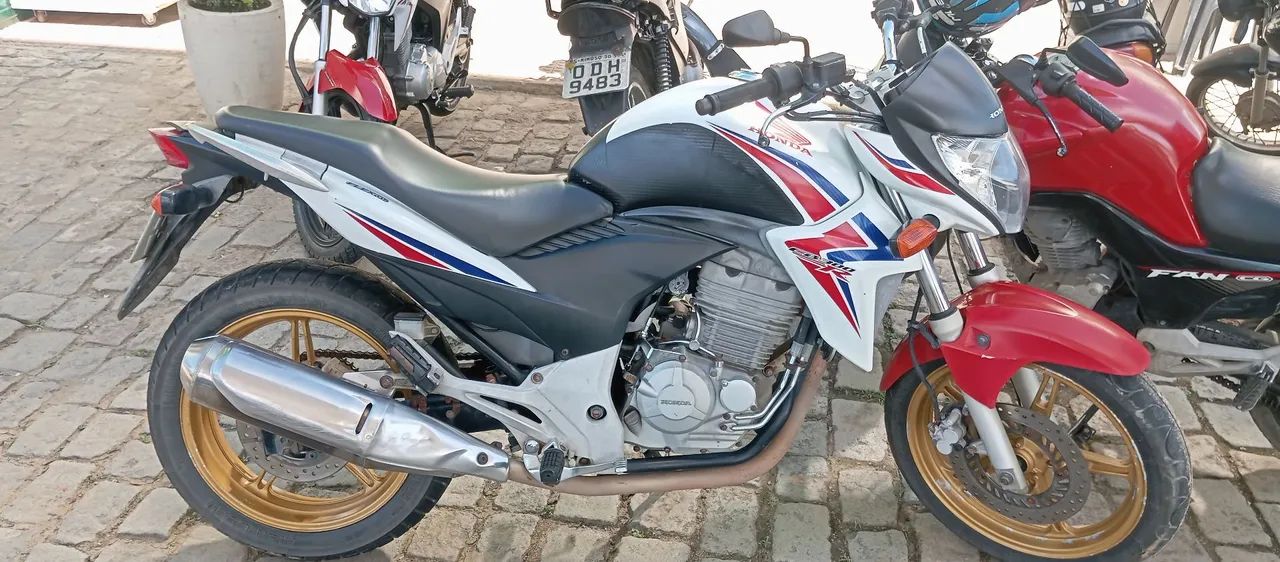 CB 300 SÉRIE  TROCO POR OUTRA MOTO 160 CILINDRADAS 