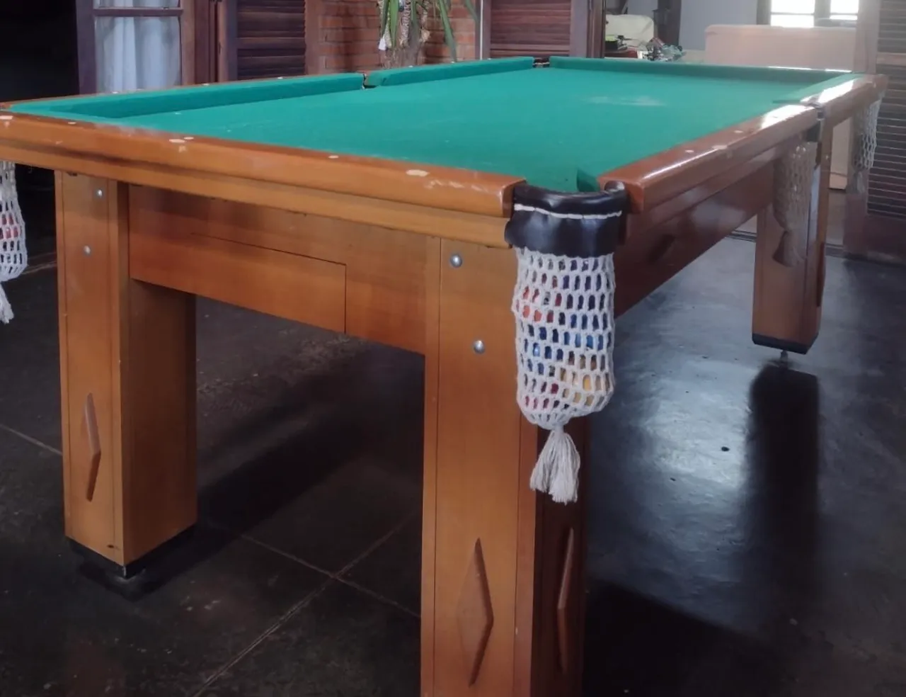 Mesa de Sinuca em Madeira Maciça
