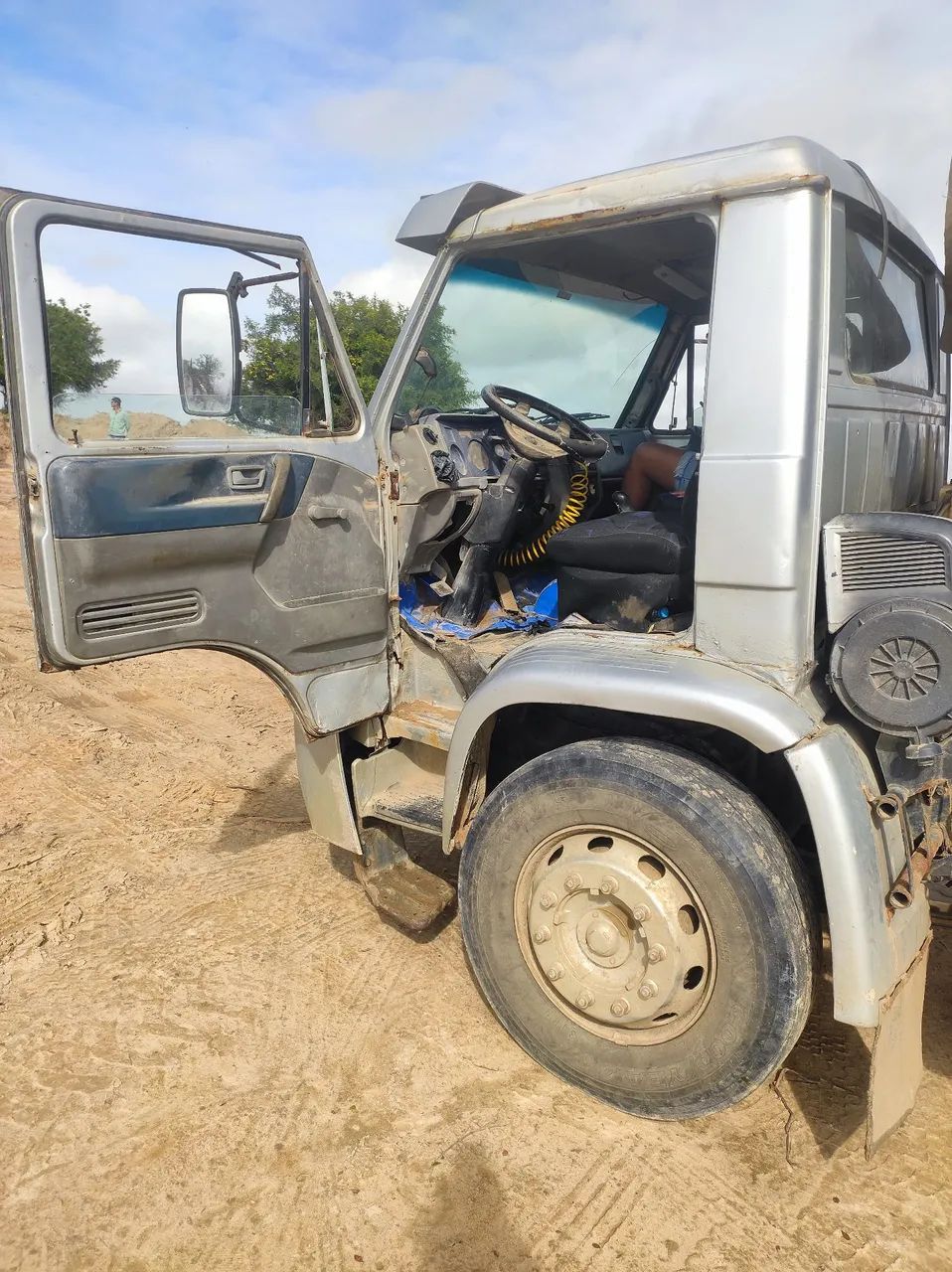 Caçamba Volks 23210 truck ano 2002 - Foto 9