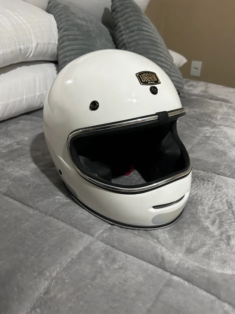 Urban Retro White Motorcycle Helmet for Bigbore