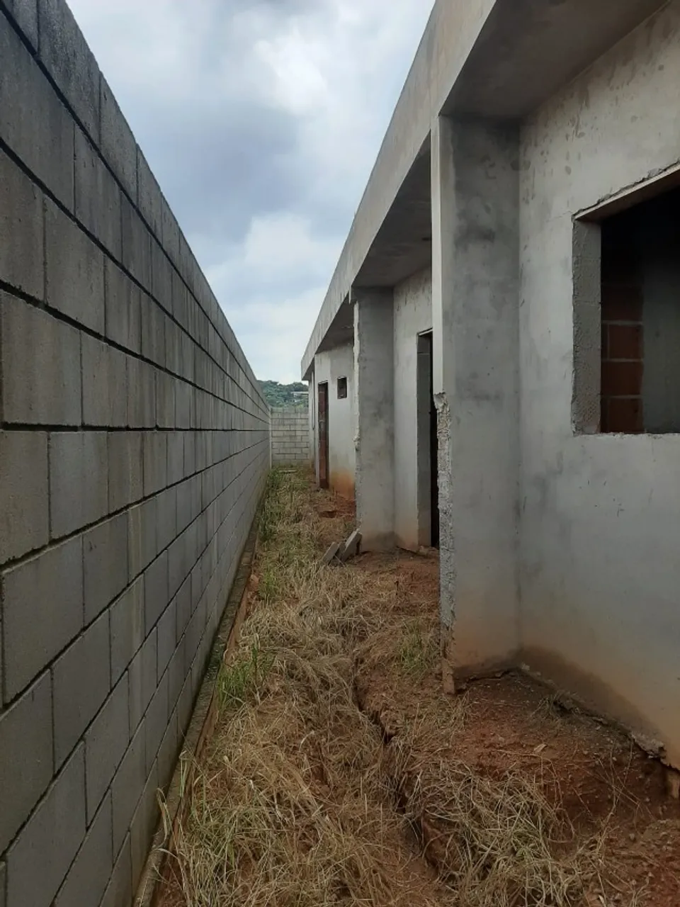 Vendo Prédio com 10 Kitnets em Construção em Itupeva/SP, com Boa Localização e Linda Vista