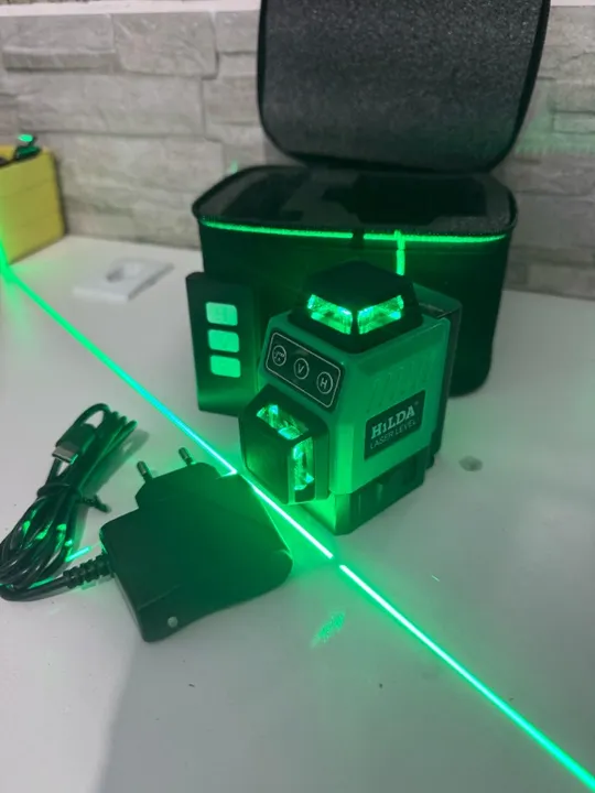 Nível Laser 12 Linhas + Controle + Bolsa + carregador + tripé