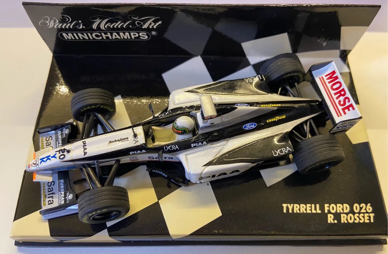 Miniatura Fórmula 1 Panasonic Toyota Racing TF104 R. Zonta