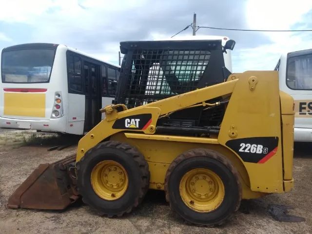 Mini Carregadeira Caterpillar 2012 - Foto 3