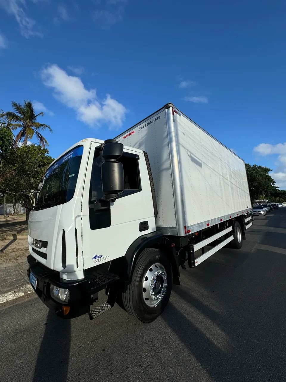 IVECO 170e21 ? BAÚ 2023