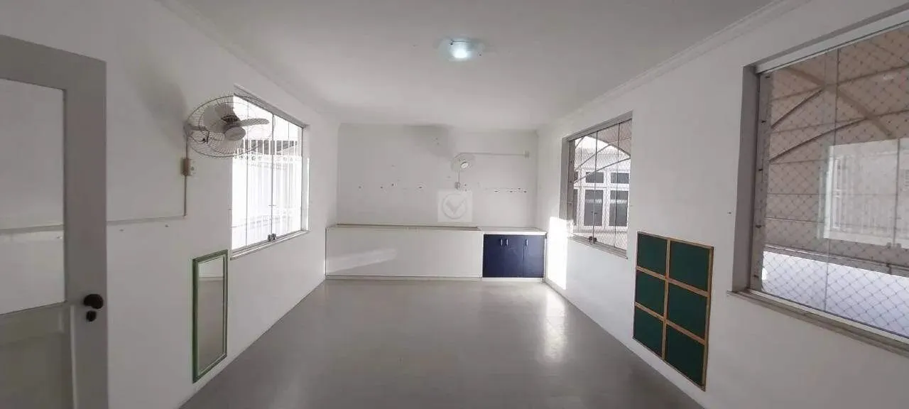Prédio comercial localizado no bairro São José