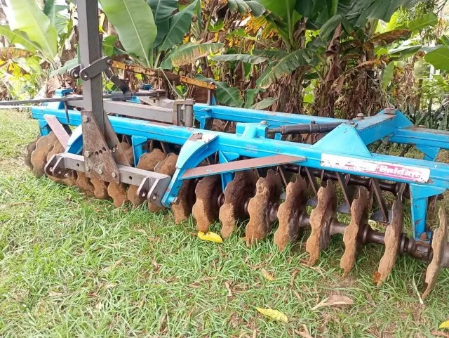 Grade Niveladora Baldan 36 disco