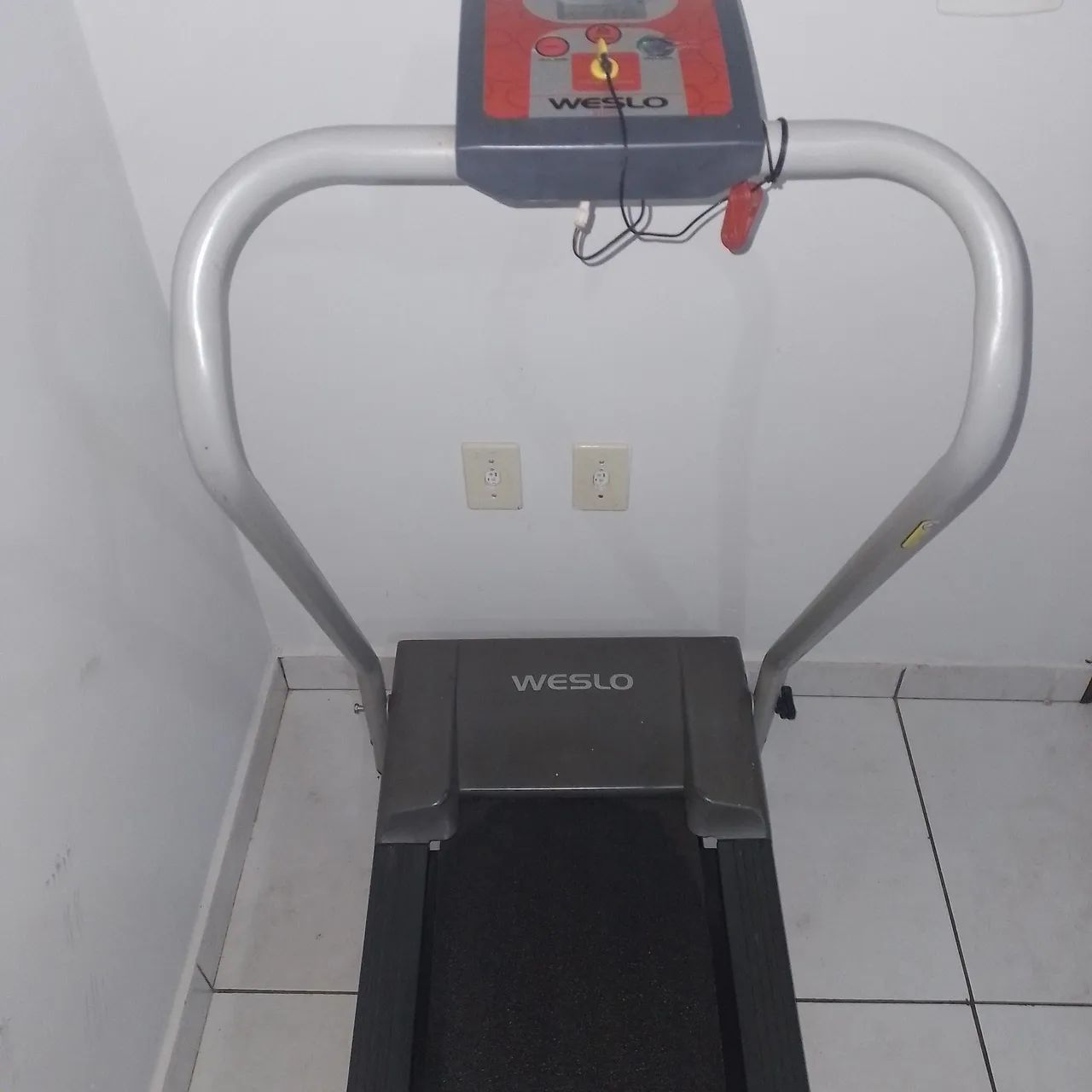 Esteira Weslo - Ideal para exercícios em casa - Foto 2