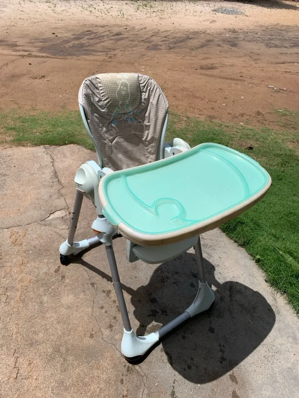 Cadeira de alimentação infantil