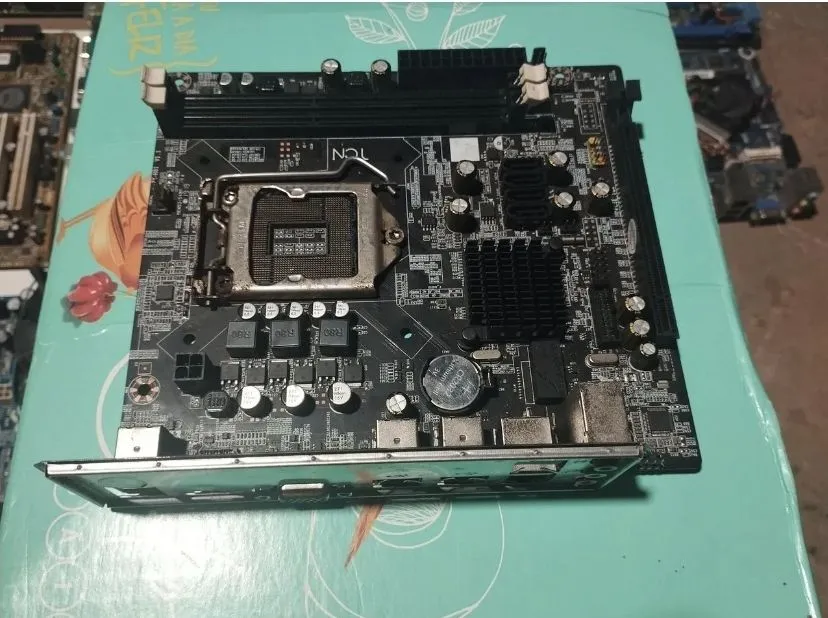 DEFEITO Placa Mãe LGA 1150 H81 DDR3 Intel Goldentec SUCATA