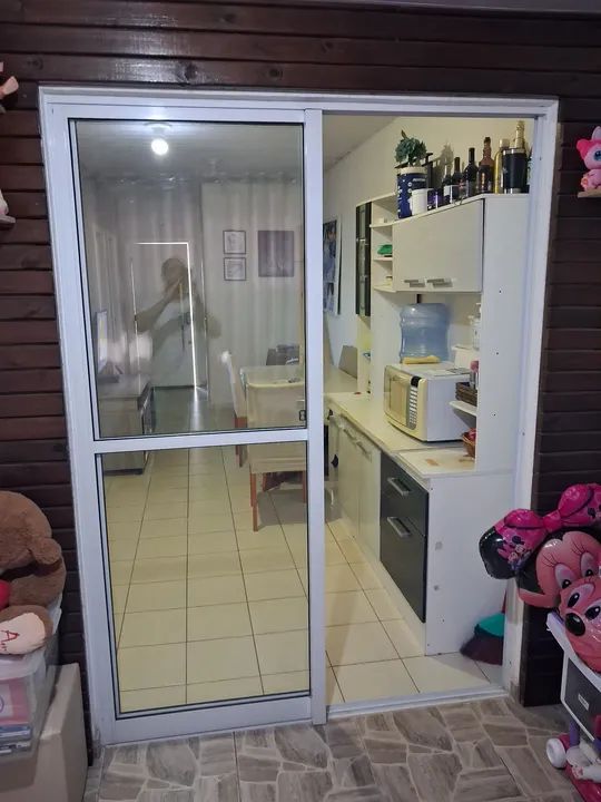 VENDO PORTA DE ALUMÍNIO 2.20 X 1.60