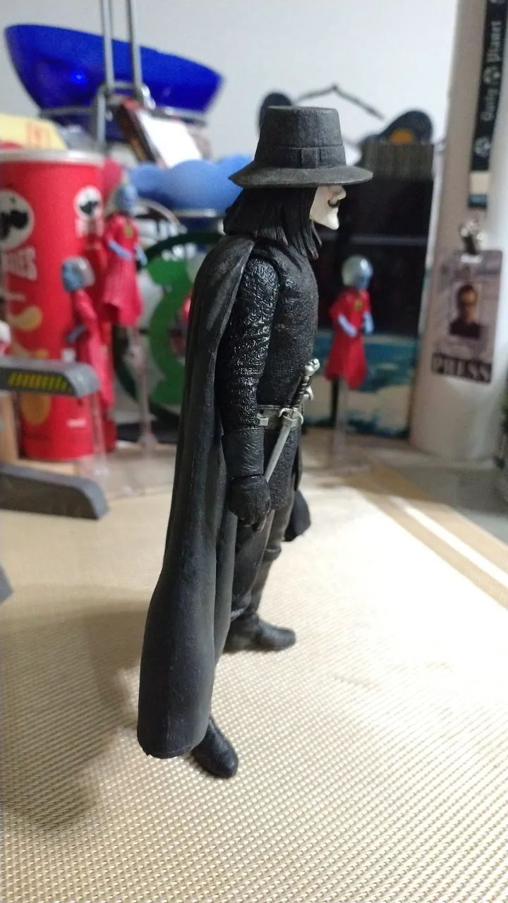 BONECO V DE VINGANÇA NECA V FOR VENDETTA compatível MCFARLANE DC UNIVERSE MULTIVERSE - Foto 3