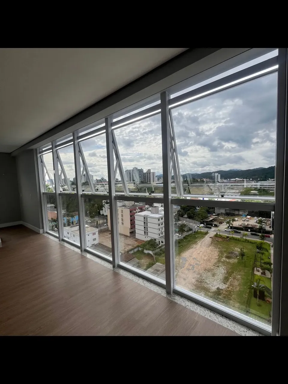 Apartamento para venda tem 90 metros quadrados com 2 quartos em Centro I - Brusque - Santa