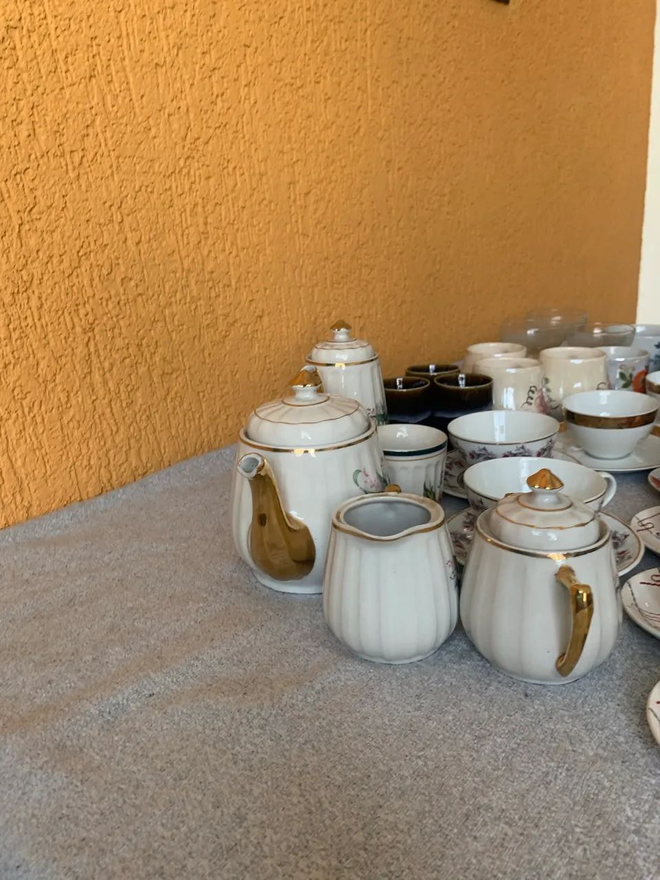 JOGOS DE XÍCARAS DE PORCELANAS , BULES , CREMELEIRAS DOS ANOS 60/70 - Foto 3