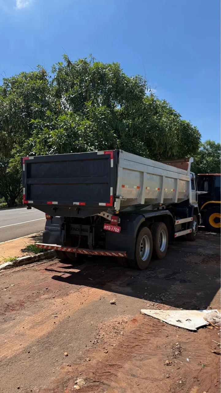 Vendo Cargo 2422 6x2 2010