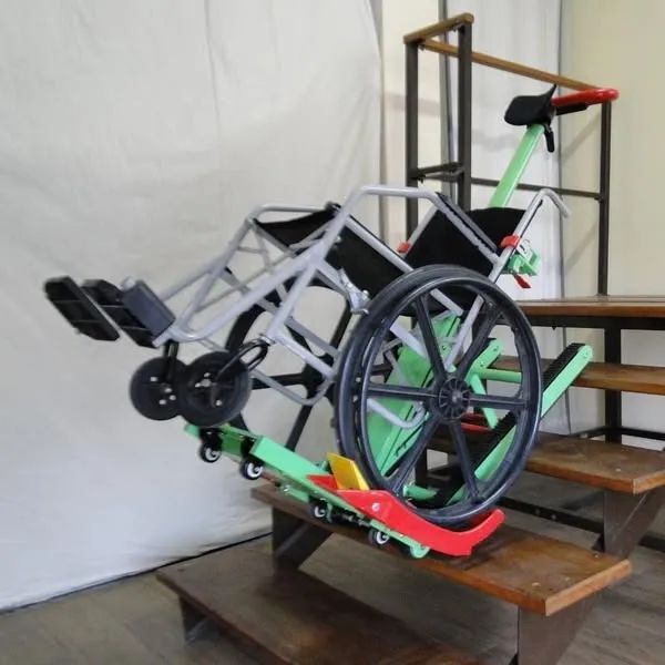 Carro Escalador de Escada para Cadeirante - Estilo Esteira - Foto 5