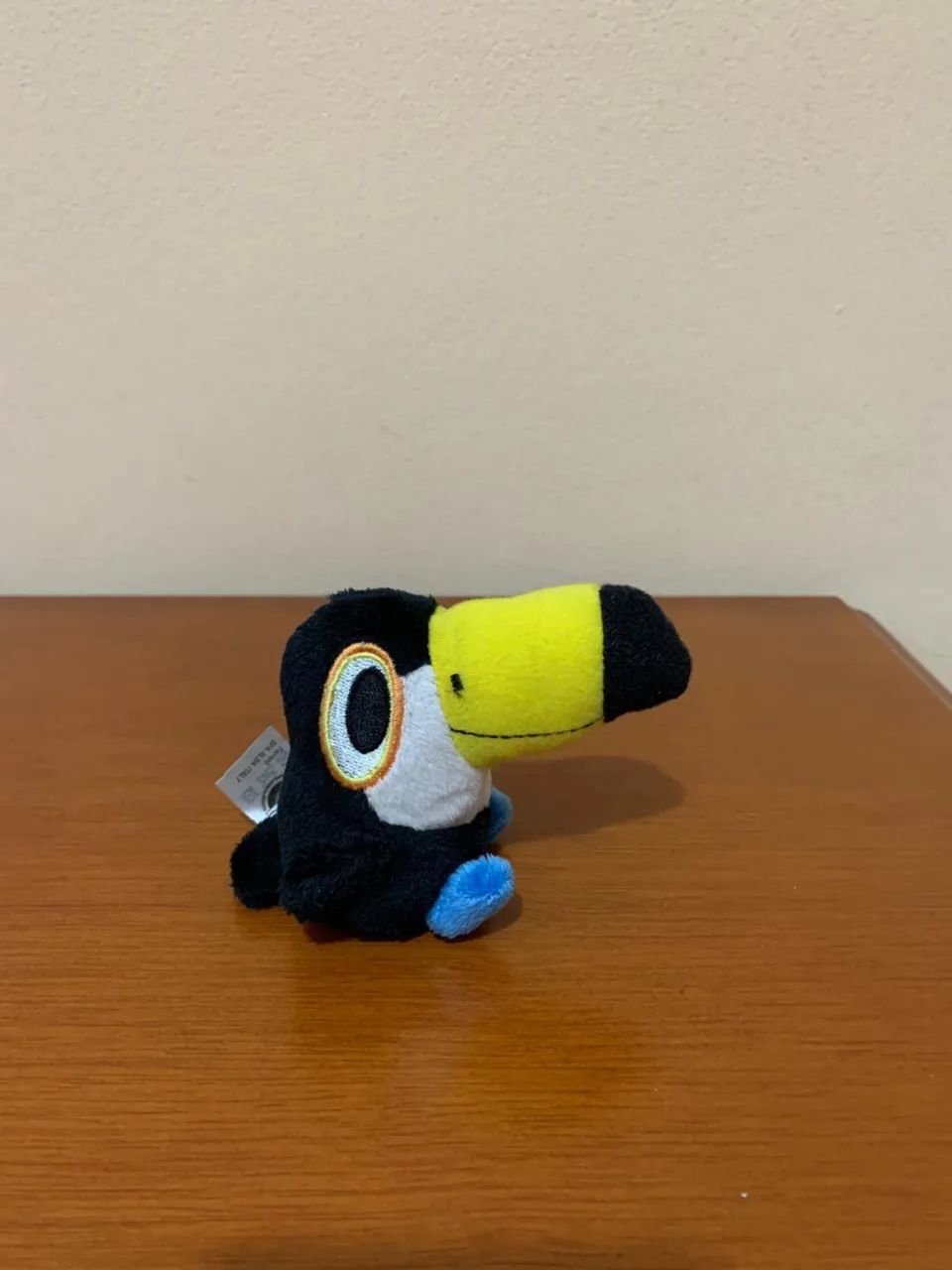 Pelúcia tucano kinder ovo máxi 