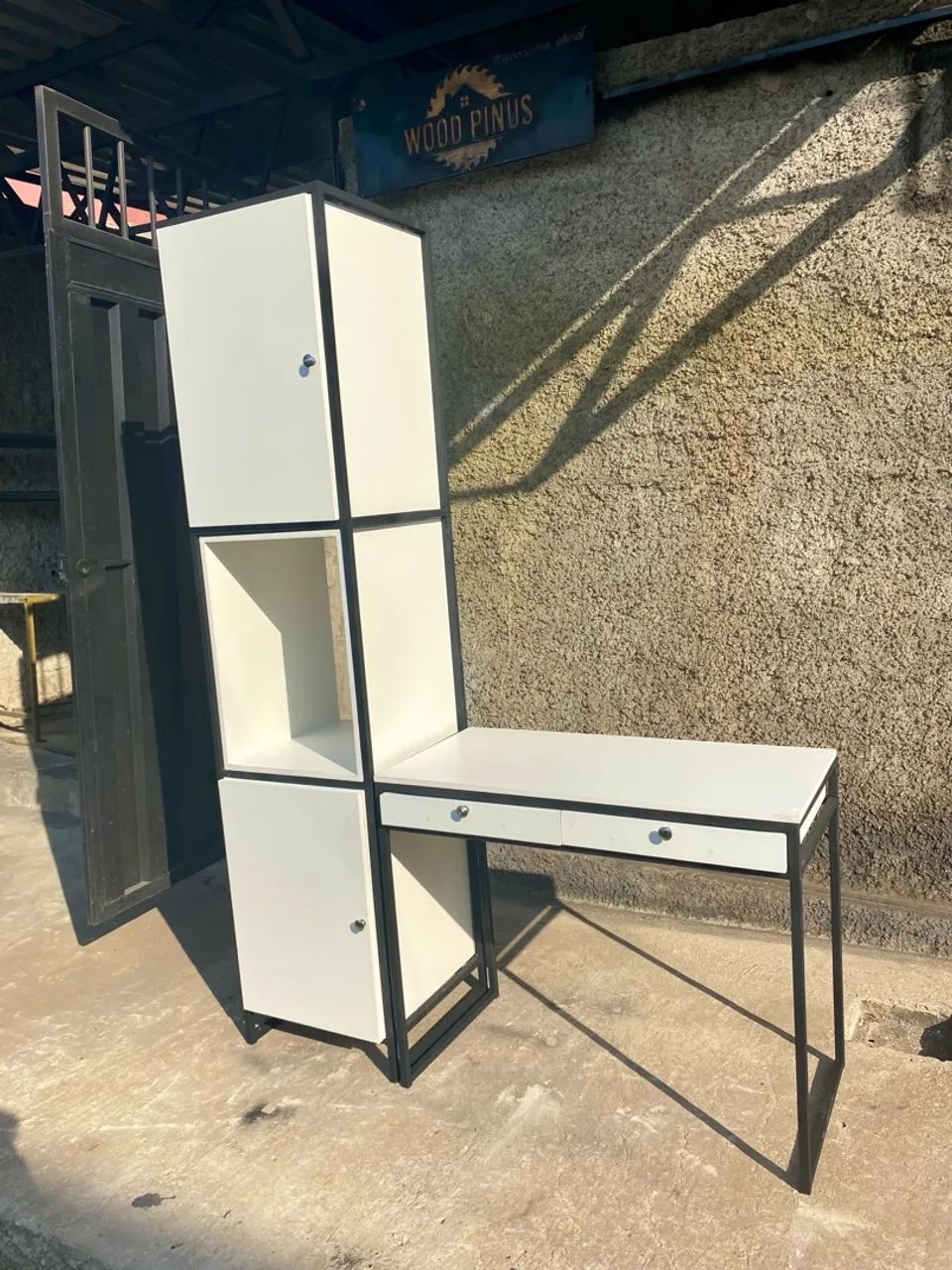 Conjunto de Mesa e Armário Moderno - Foto 2