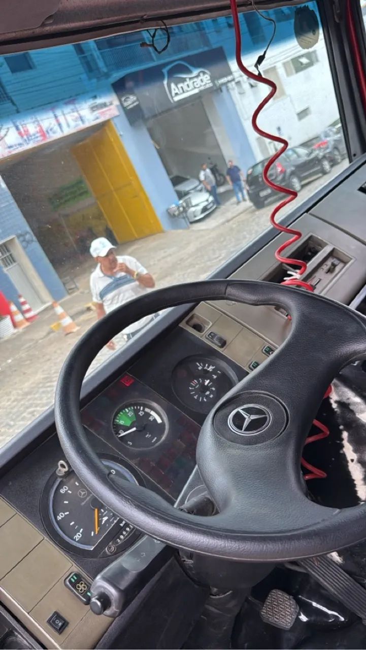 Mercedes 710 2011 baú de 6.20M - Foto 4