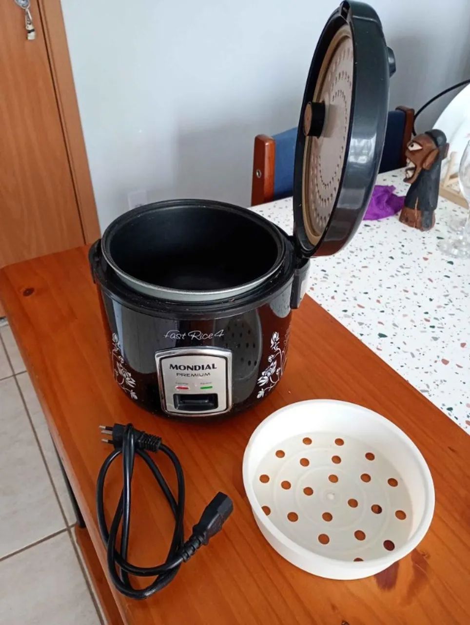 Panela de arroz elétrica Mondial PE-08 em Plástico / Aço Preto 25 cm x 23 cm x 23 cm - Foto 2