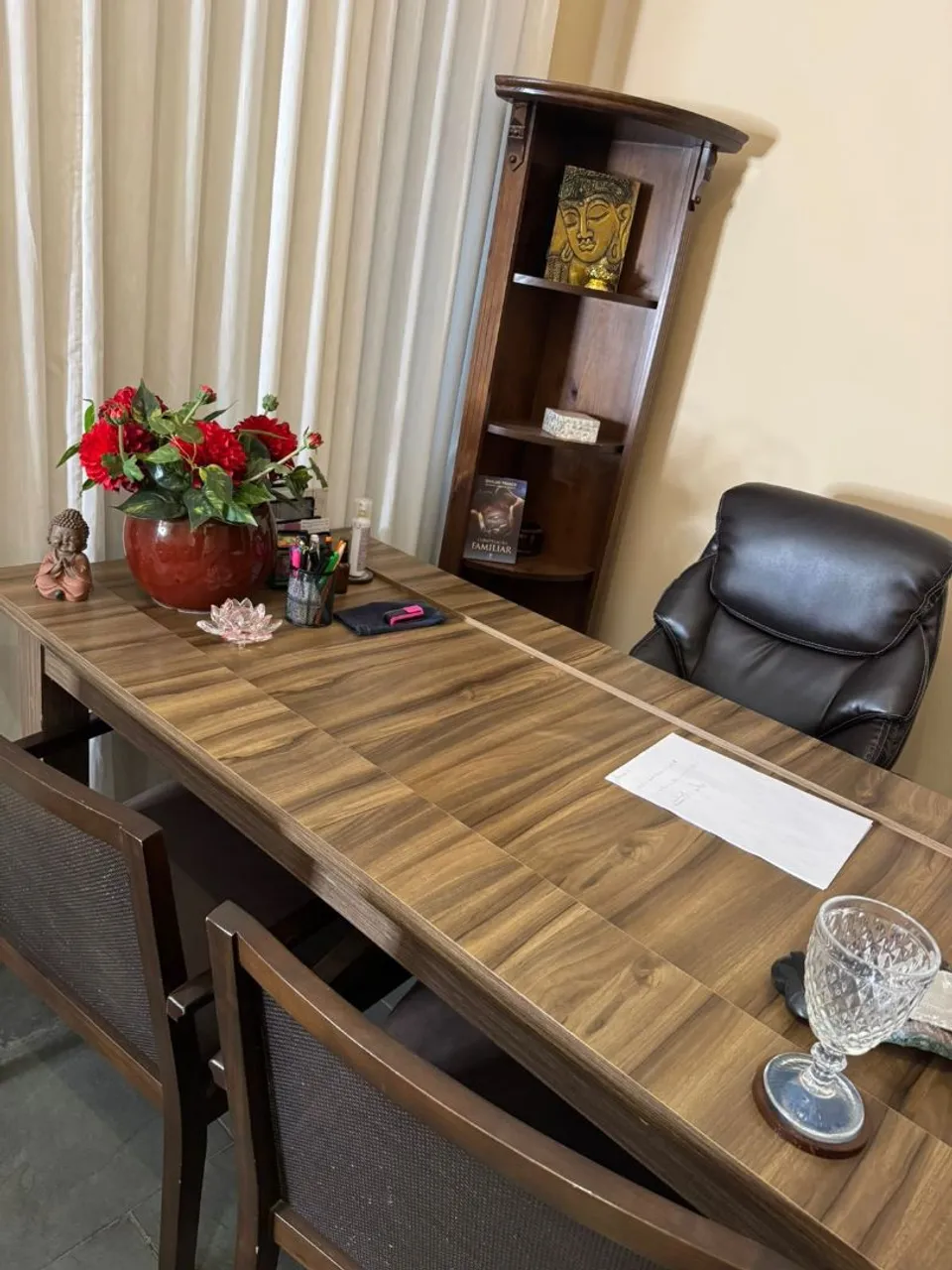 Mesa de escritório em madeira