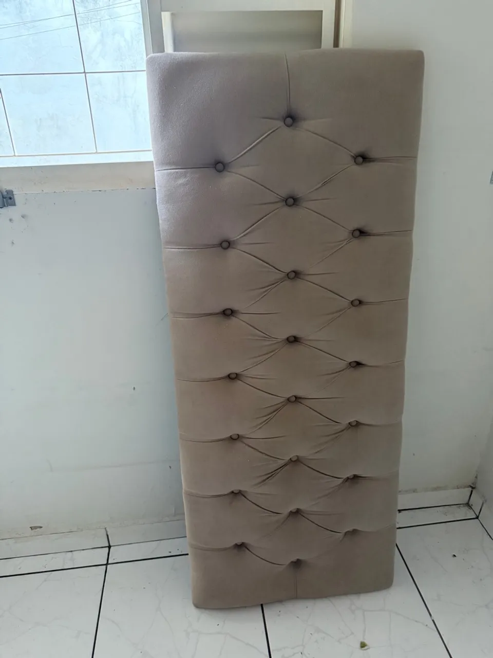 Cabeceira de Cama Estofada Bege