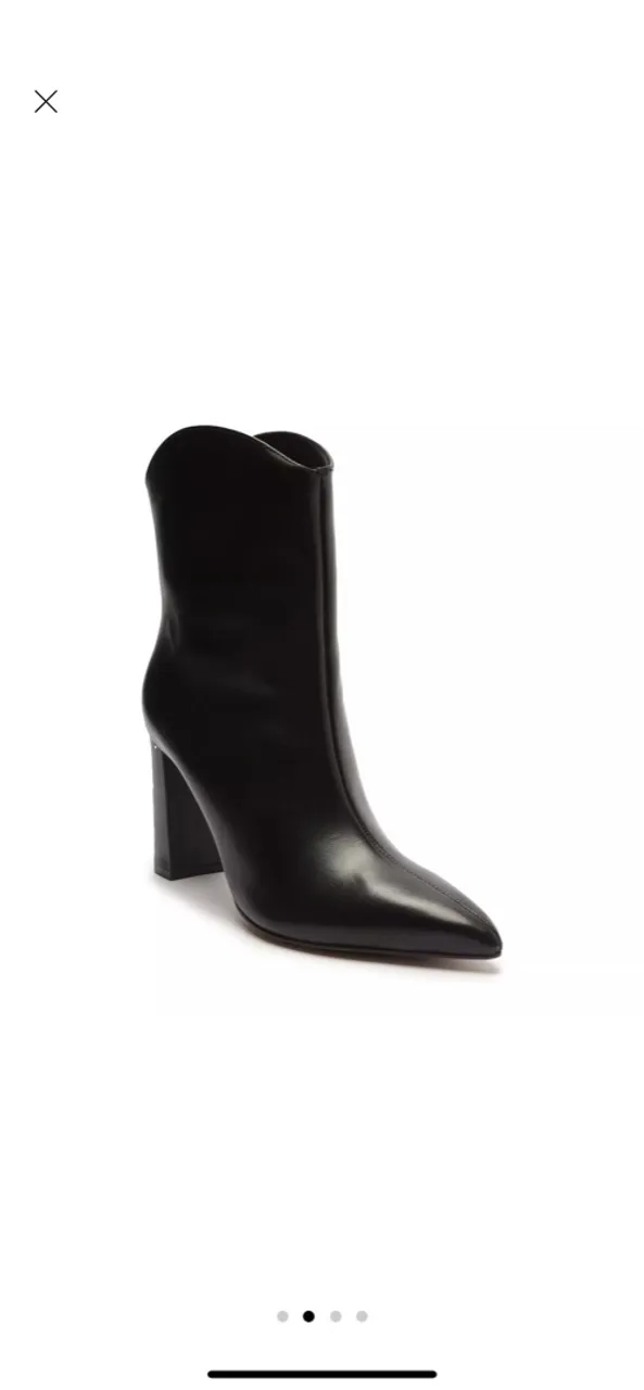 Bota Feminina Cano Curto Salto Bloco Couro Preta