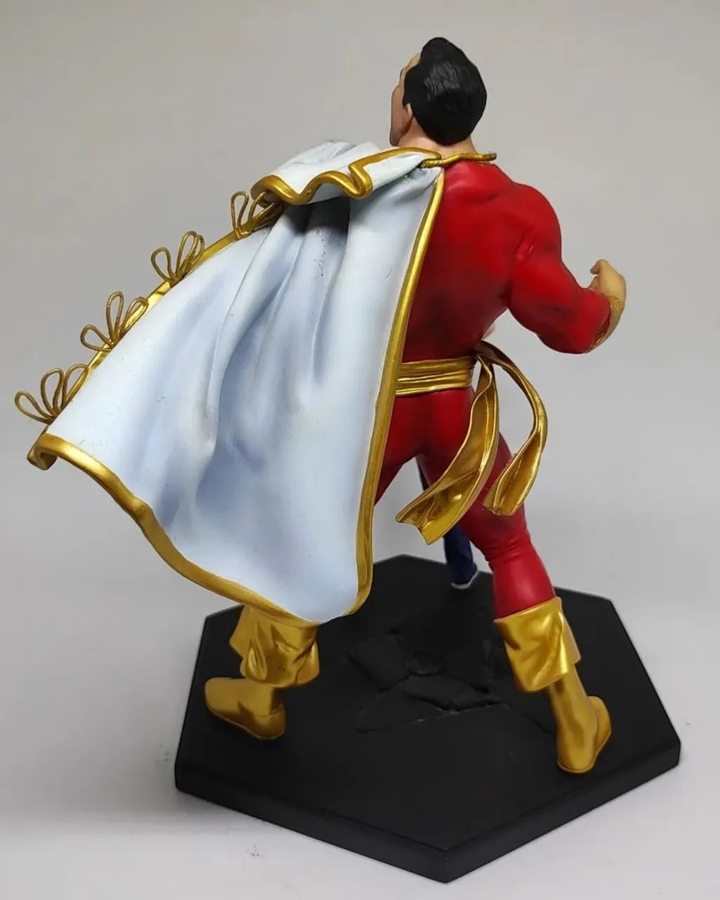 Boneco Shazam Iron Studios  - Foto 2