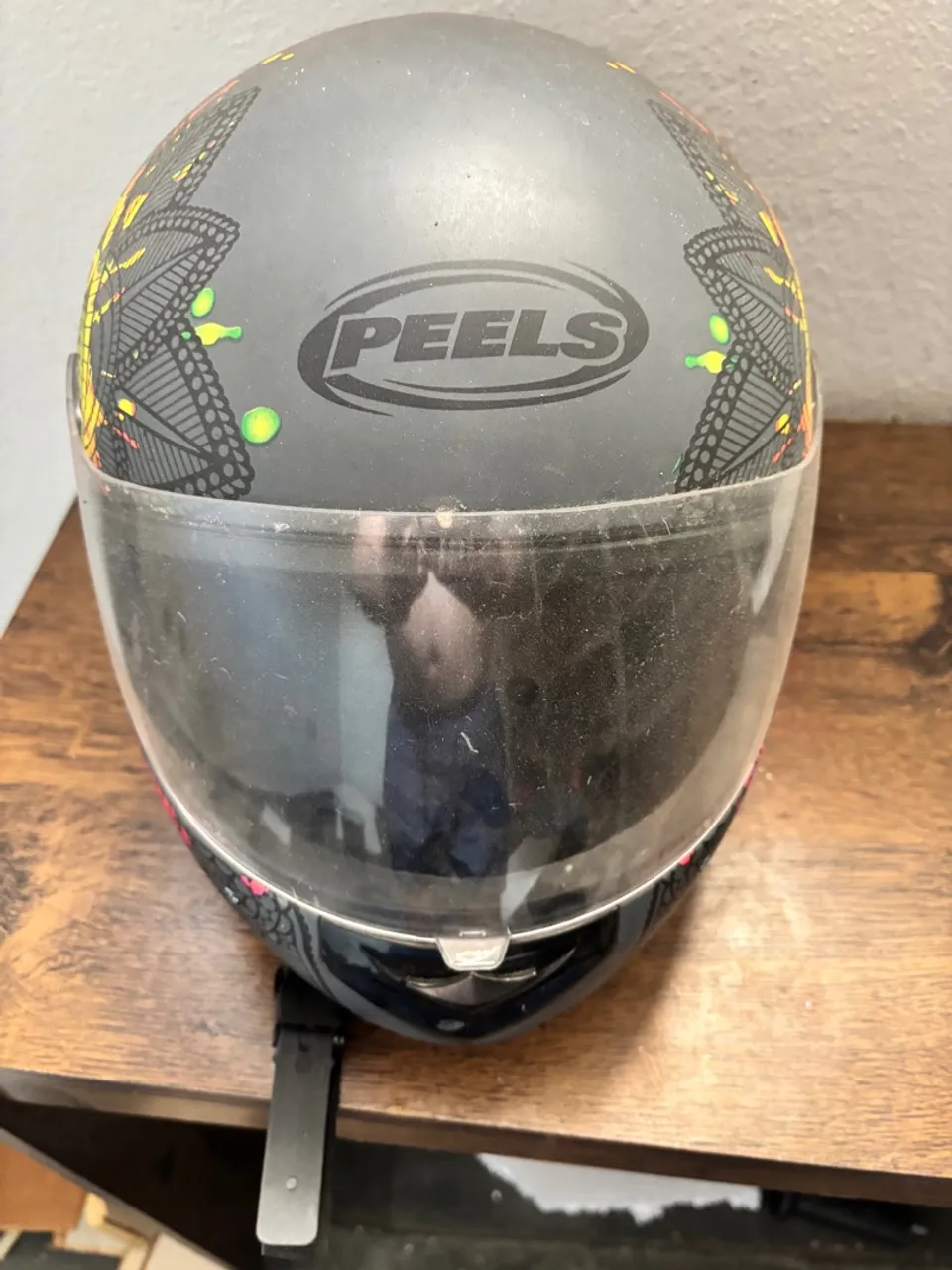 Capacete, assento aux e reparo de pneu