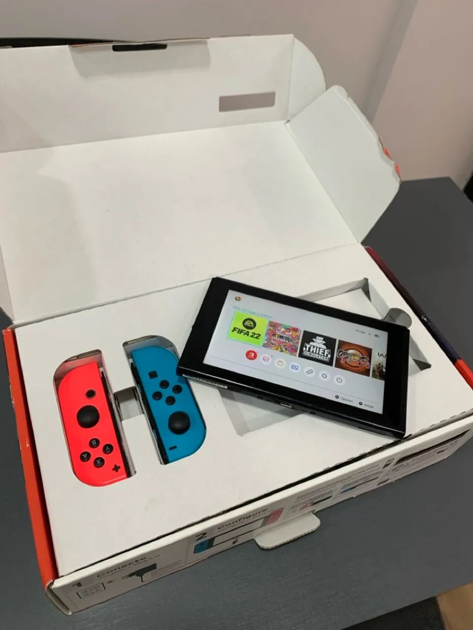 Nintendo Switch - Seminovo com Caixa e Acessórios
