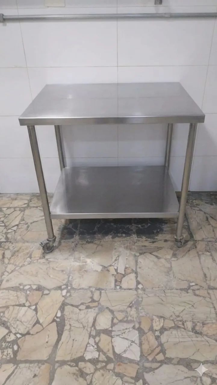 Mesa Bancada Aço Inox Cozinha Industrial 90x70 Com Rodízios - Foto 5