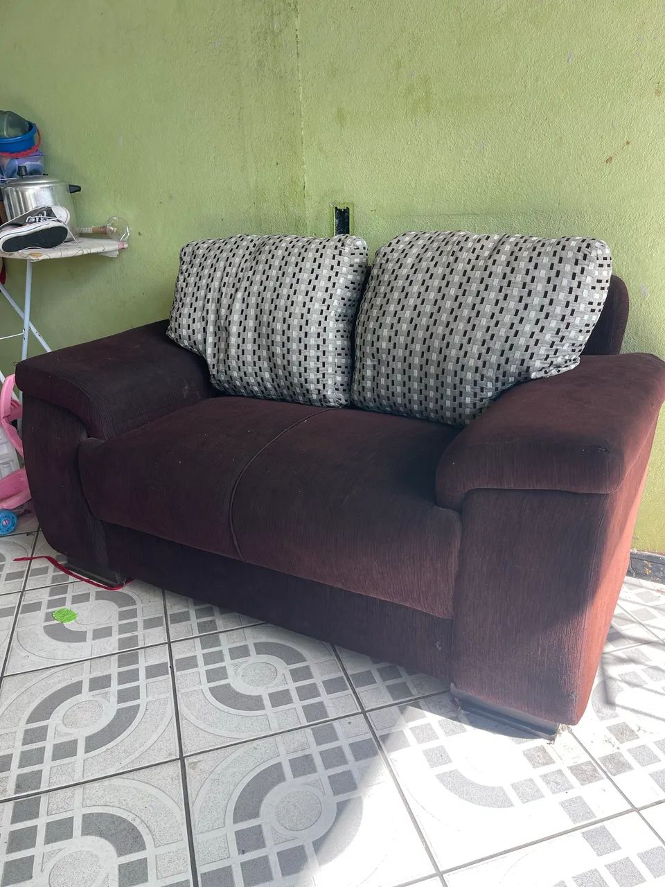 Vendo Sofá de 2 lugares usado