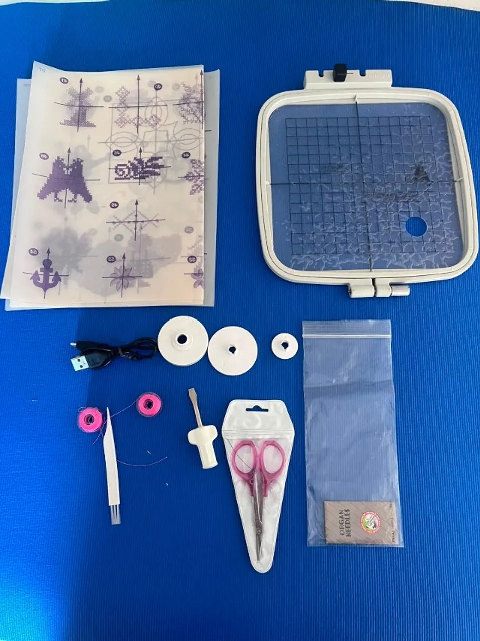 Máquina de Bordar Elna e8100 Embroidery Completa com Acessórios - Foto 5