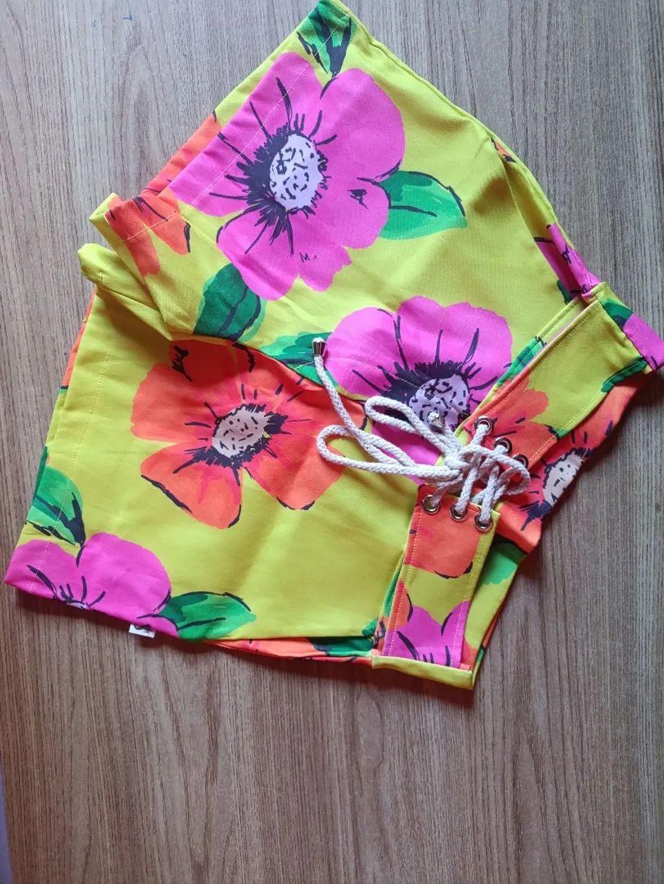 Bazar shorts Tamanhos M  - Foto 2