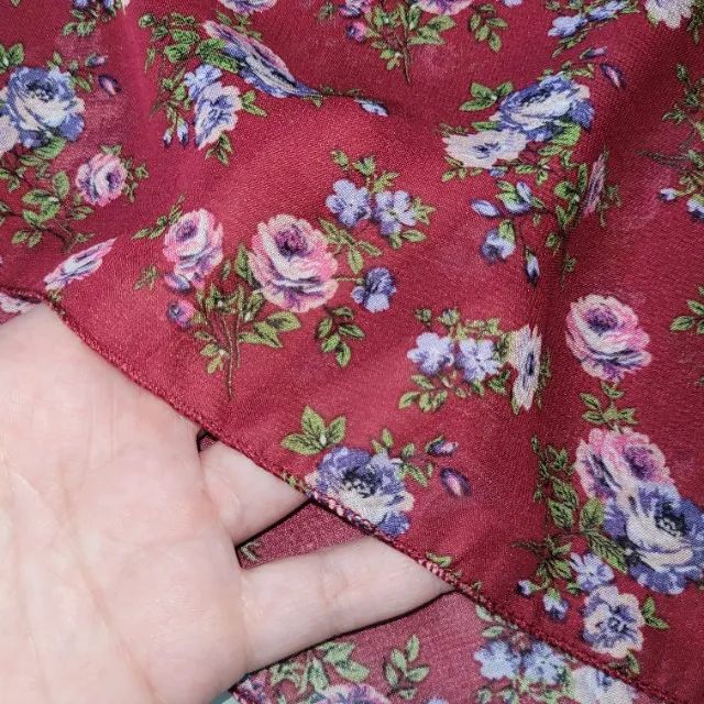 Blusa vinho florida - usada - Foto 4