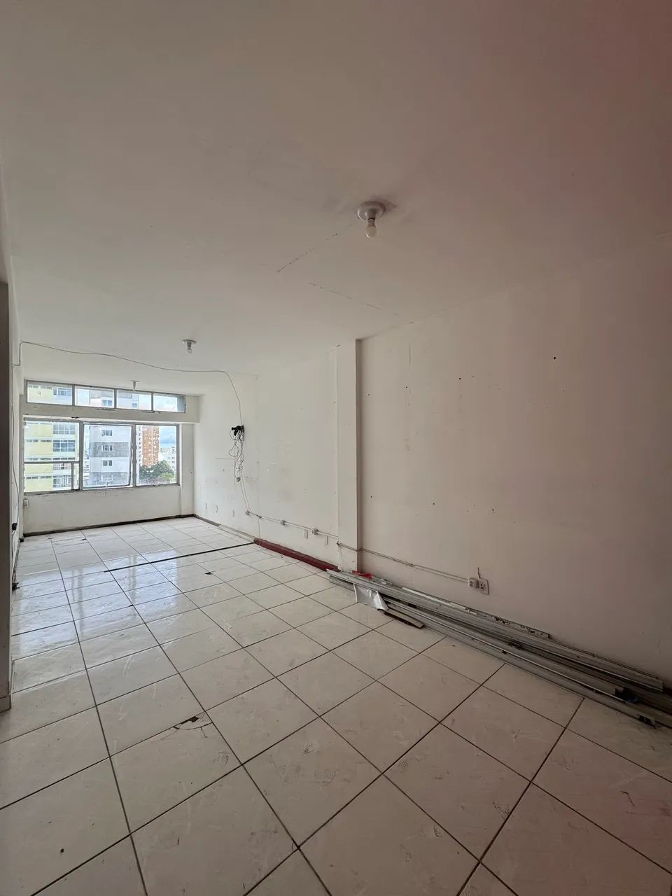 Sala comercial av. 7 de setembro, Edf. Centerville ao lado da igreja da piedade.  - Foto 5