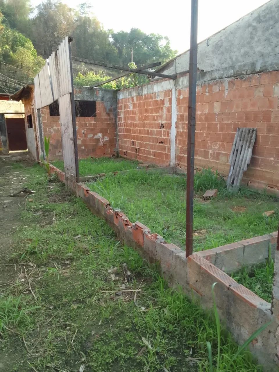 VENDO TERRENO 15,5 m x 6,0 m