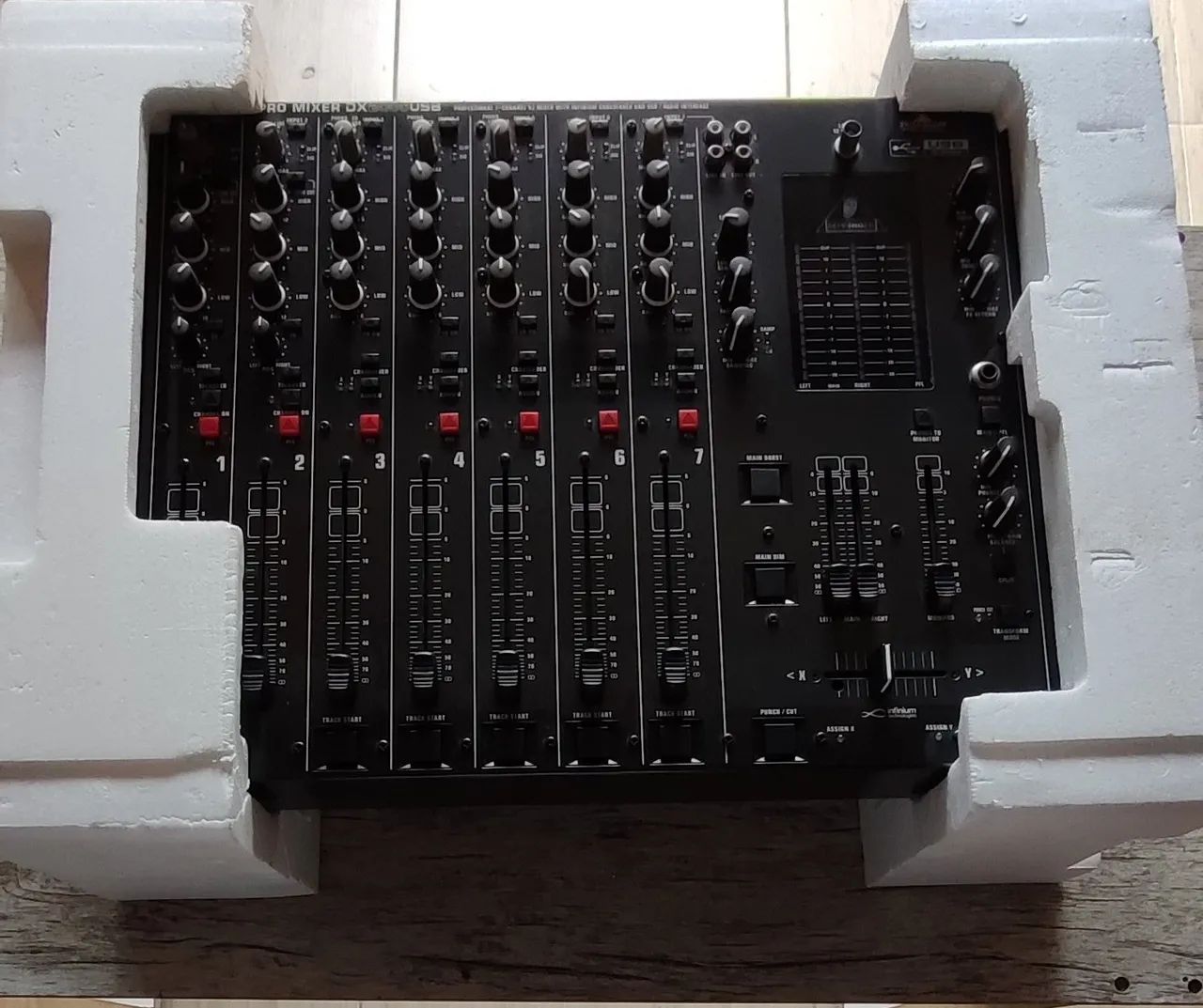 Mixer Behringer DX 2000 - Foto 3