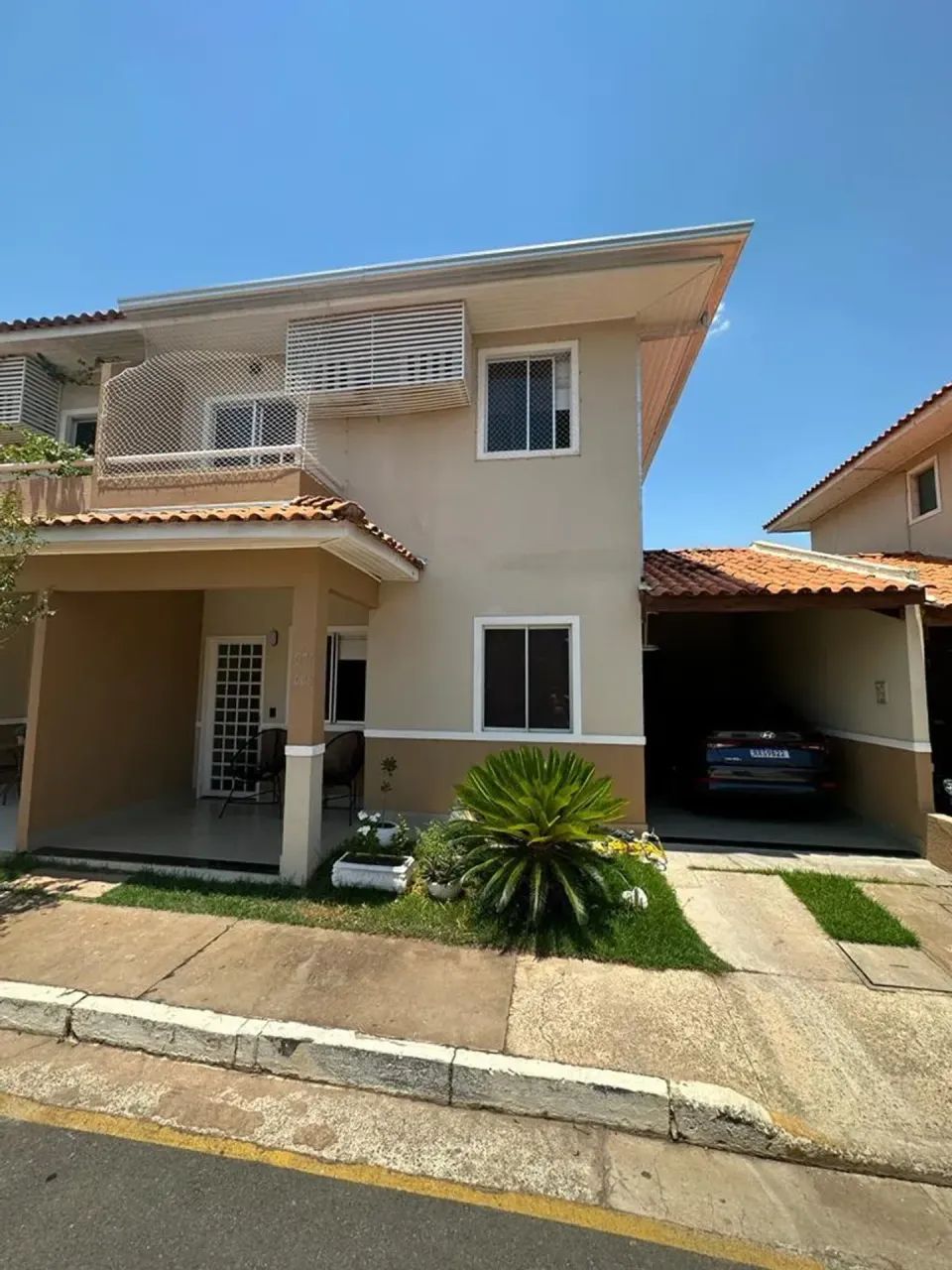 casa em condomínio fechado para alugar com armários planejados e  2 suítes bairro despraid