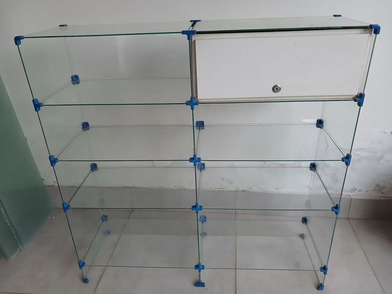 Vendo balcão de vidro temperado 