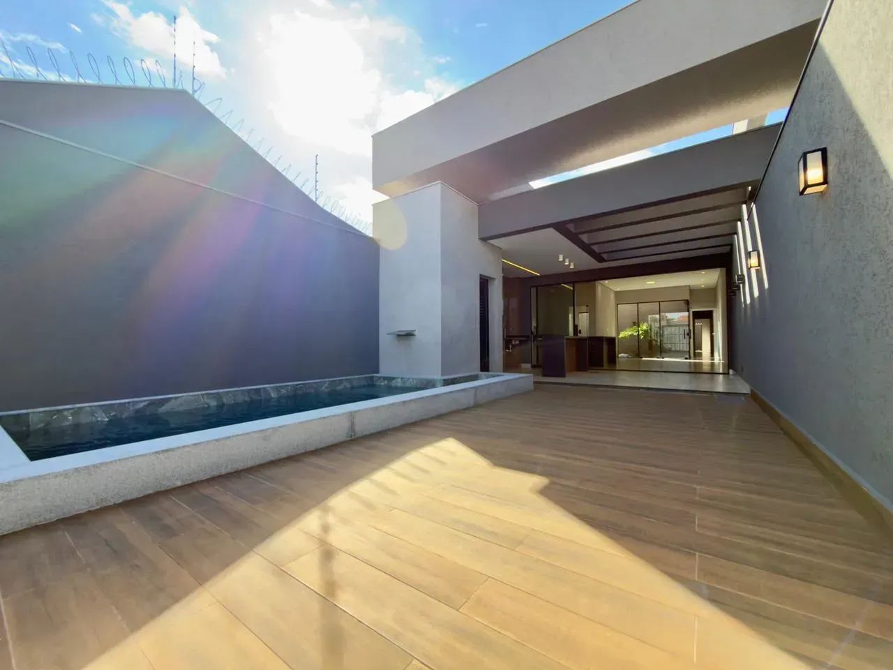 Casa Térrea com Piscina - Alto Padrão no Bairro Monte Castelo - Foto 3