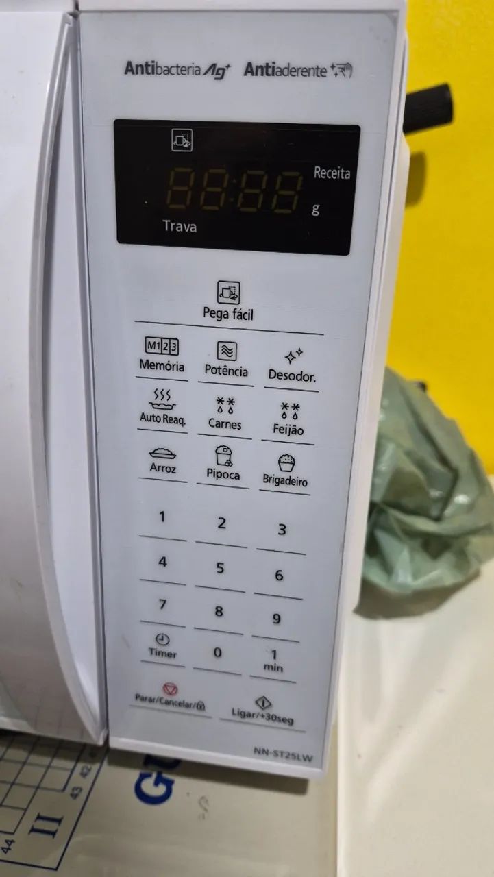 microondas Micro-ondas 21l Panasonic branco - Foto 4