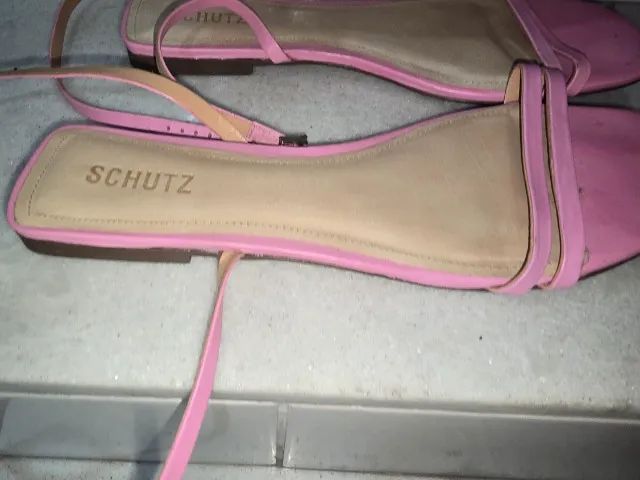 Sandália rasteira Schutz rosa tamanho 40