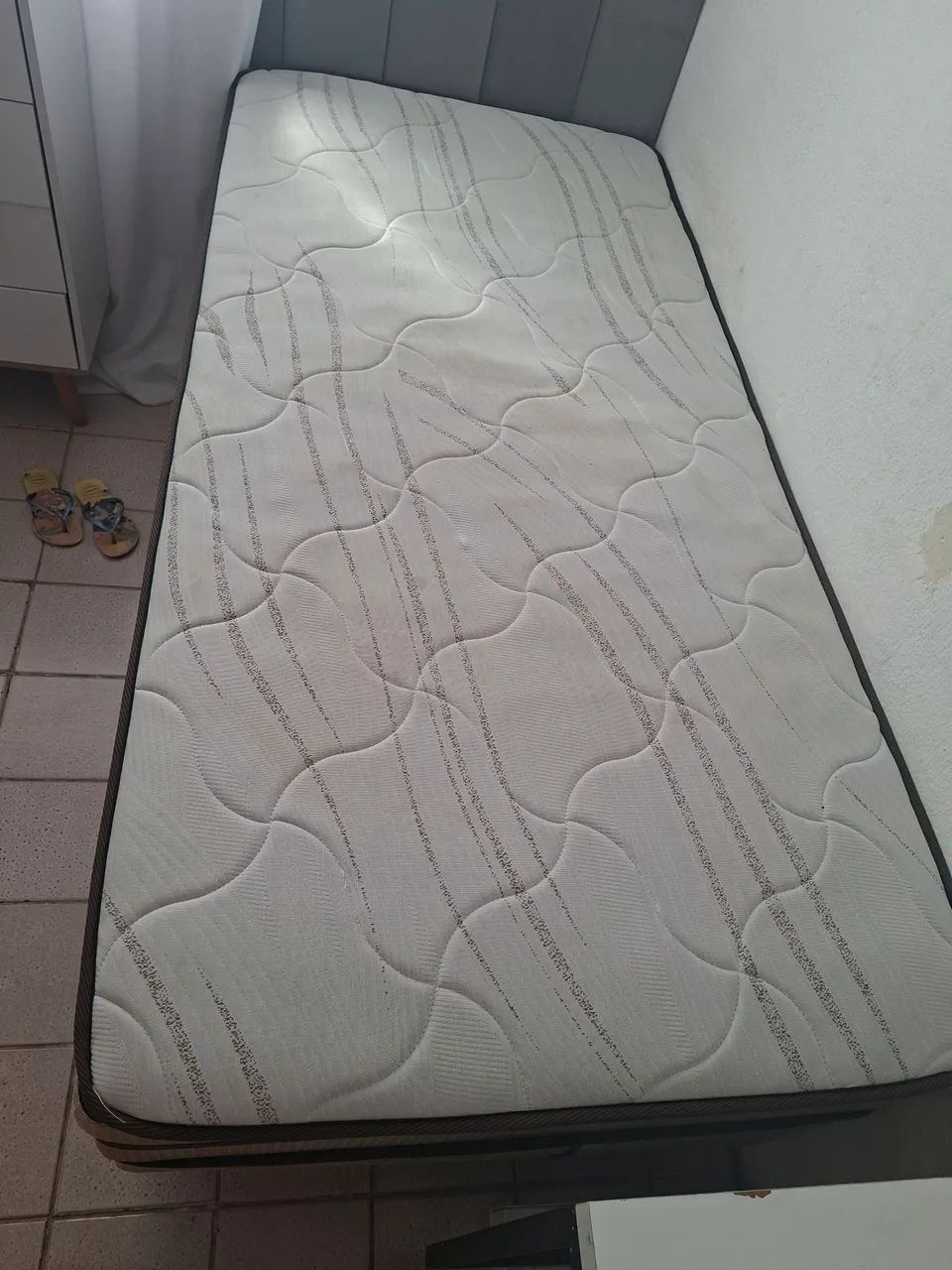 Cama de solteiro, perfeito estado, pouca usada - Foto 2