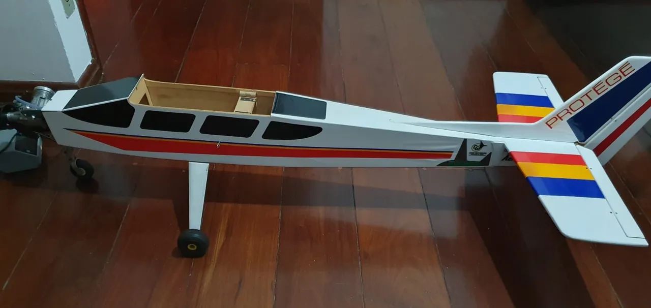 Aeromodelo pouco uso motor glow 61 asa 2 metros  - Foto 2
