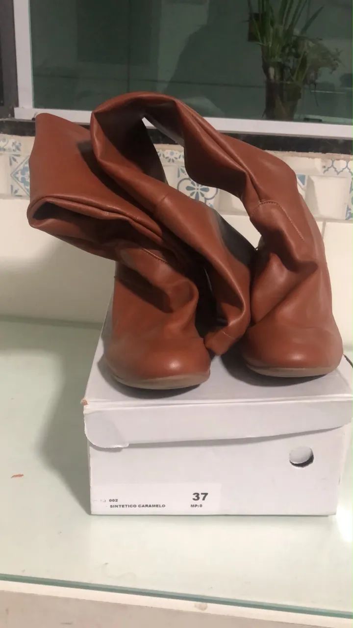 VENDO BOTA CARAMELO - Foto 2