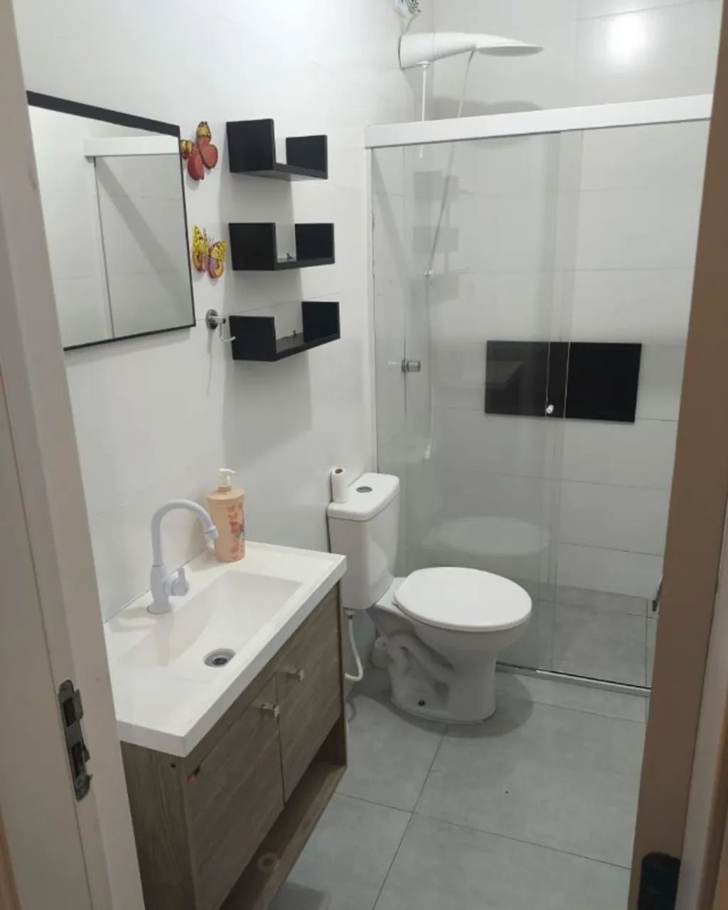 Studio semi mobiliado com sacada e garagem - Ribeirão da Ilha