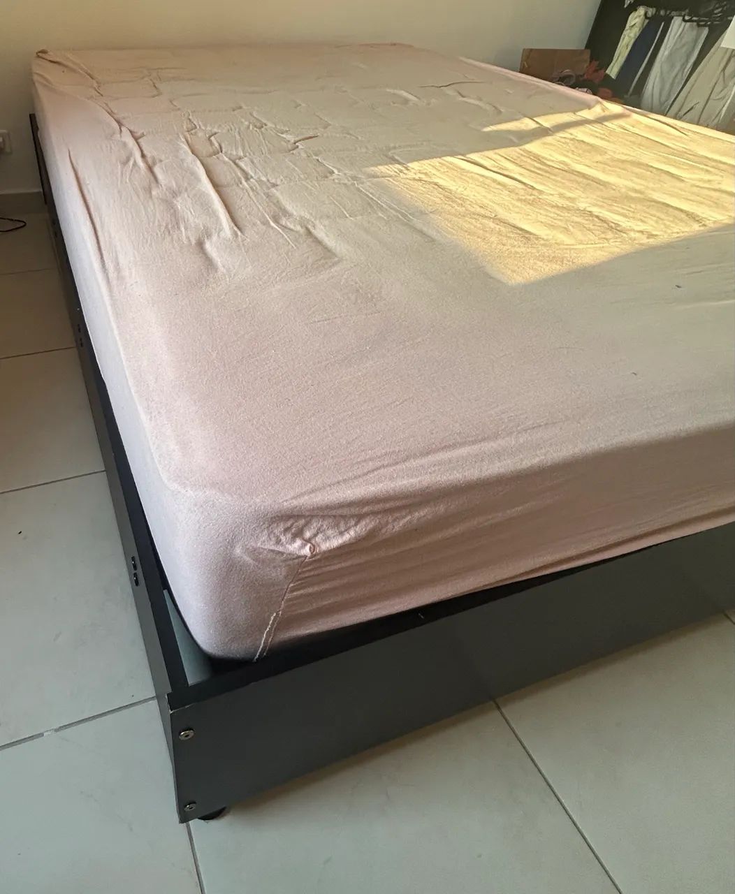 Cama de casal (sem colchão) 