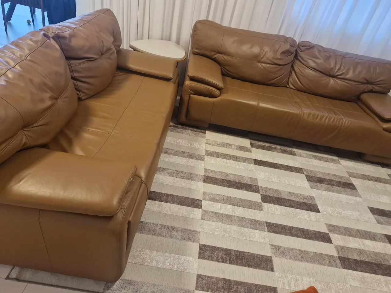 Sofá 2 e 3 lugares em  couro legítimo caramelo  - Foto 3